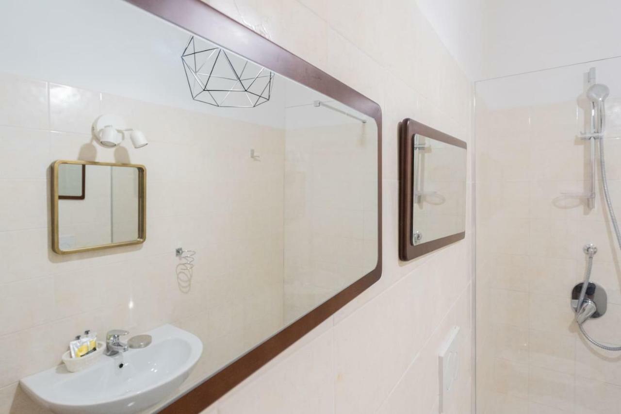 Romantic Pier By Rent All Como Carate Urio المظهر الخارجي الصورة